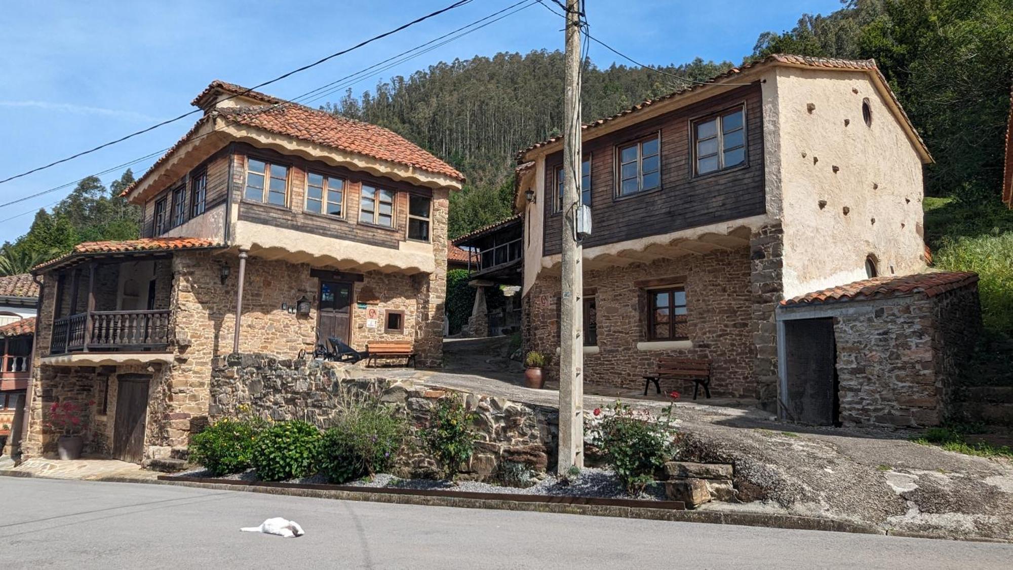 Las Casas De Isu Villaviciosa  Exteriör bild