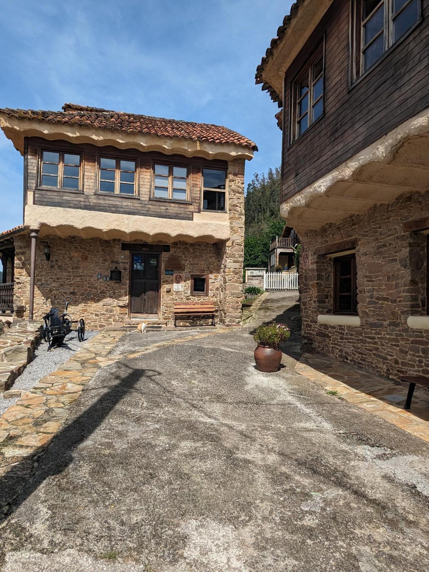 Las Casas De Isu Villaviciosa  Exteriör bild